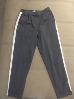 Серые брюки pull&bear