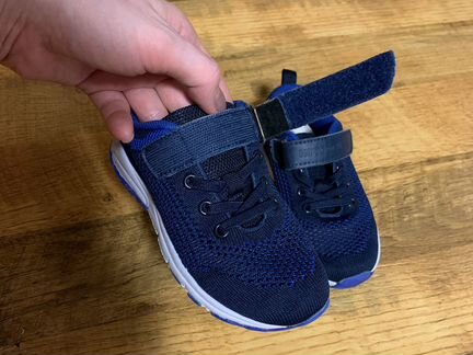 Кроссовки котофей 27