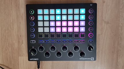 Синтезатор Novation Circuit