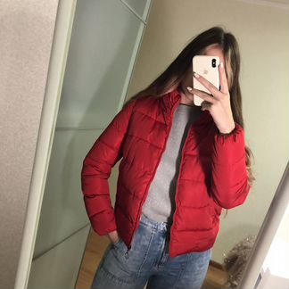 Красная куртка