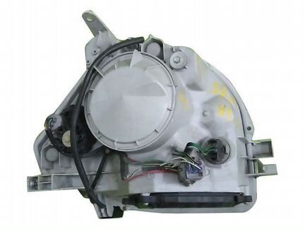 Фара левая Toyota Sienta