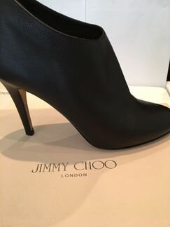 Ботильоны Jimmy Choo, Оригинал