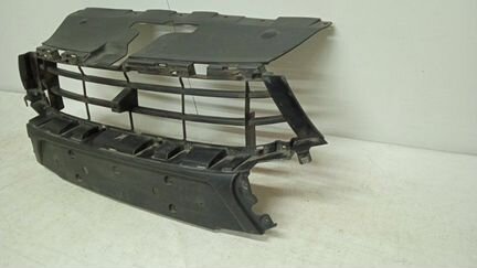 Накладка решетки радиатора передняя Lada Vesta 1