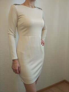 Женское платье бежевое