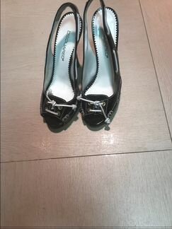 Туфли новые, лаковые фирма дикваред, оригинал