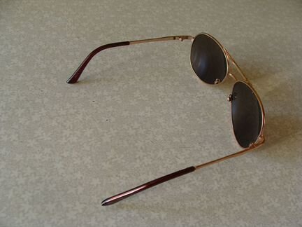 Очки солнцезащитные