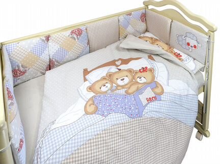 Комплект в детскую кроватку Nice Family (новый)