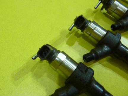 Топливная форсунка R2AA дизель 2,2л Мазда