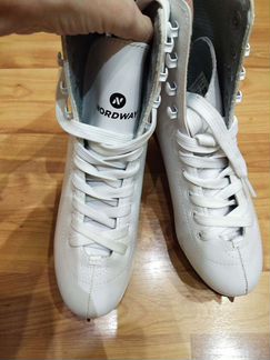 Коньки женские 36 р