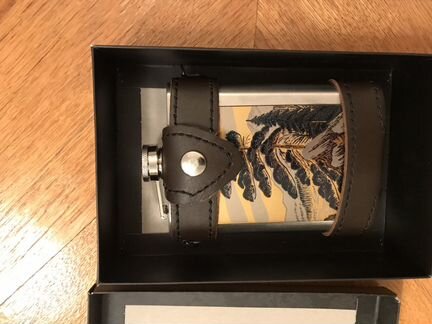 Фляжка новая подарочная в коробке