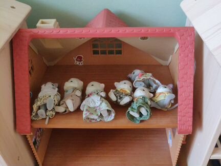 Домик и магазин Sylvanian Families