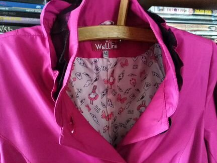 Красивый женский плащ