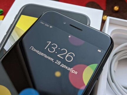 iPhone SE 2020 64Гб безупречный