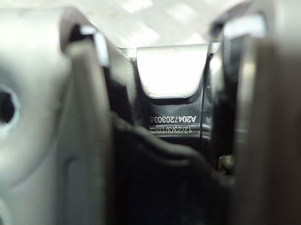 Замок двери передней правой Мерседес 204 212 218