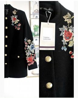 Пальто черное шерстяное укороченное с вышивкой zar