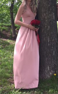 Вечернее платье пудрового цвета