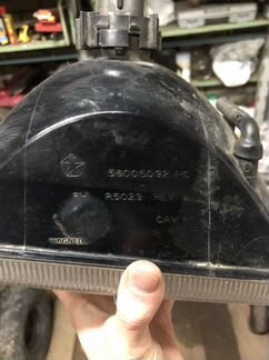 Фара jeep Cherokee