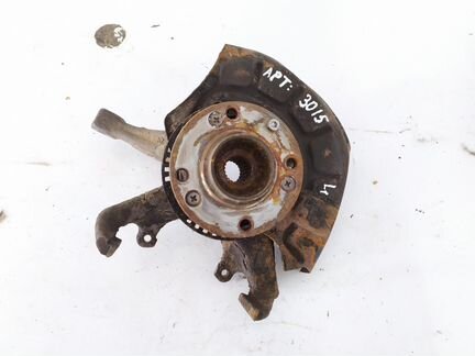 Поворотный кулак правый VW Golf 3 Vento 1991-1997