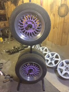 Стойка для хранения колес