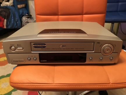 Видеомагнитофон LG Cristal Picture VHS CC290TW на