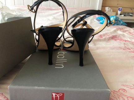 Черные лаковые босоножки Ballin