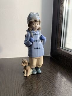 Статуэтка NAO lladro девочка с рюкзаком и щенком
