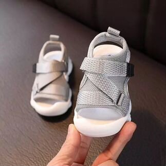Детские босоножки