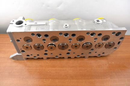Головка блока D4BF в сборе 22001-42700