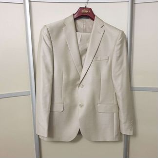 Костюм мужской светлый