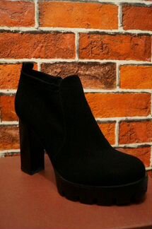 Чёрные ботильоны