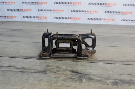 Опора двигателя левая Форд Фиеста 6 1.2