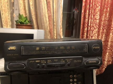 Видеомагнитофон JVC