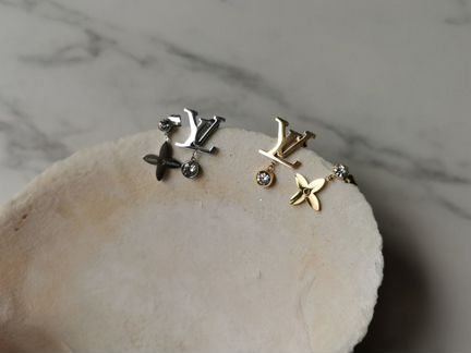 Серьги Louis Vuitton LV Луи Виттон Асимметрия