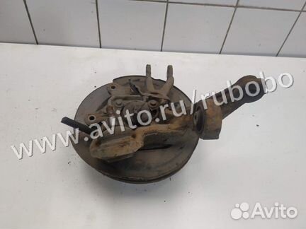 Кулак задний правый 4230405101 Toyota Avensis T250