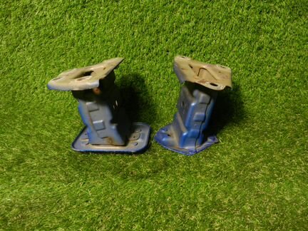 Кронштейн усилителя переднего бампера Note E11