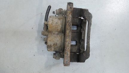 Суппорт левый передний Mitsubishi Pajero, 2007