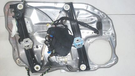 Стеклоподъемник электрический правый передний Merc