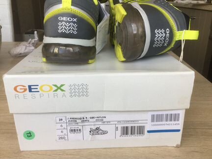 Светящиеся кроссовки Geox р.39