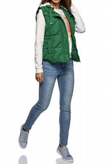 Женский спортивный жилет стеганый зеленый