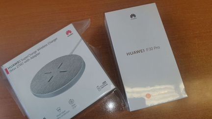 Беспроводная зарядка Huawei с адаптером (новая)