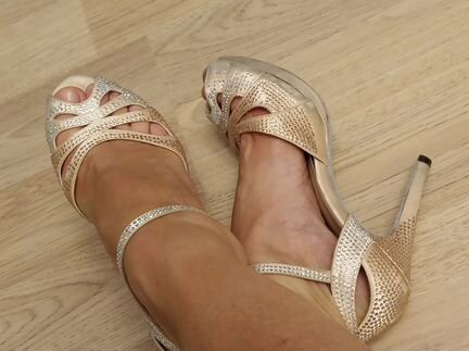 Продаю танцевальные туфли