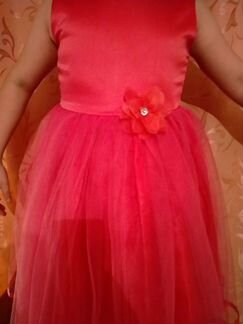 Продаю нарядное новое платье к Новому Году