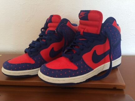 Кроссовки Nike