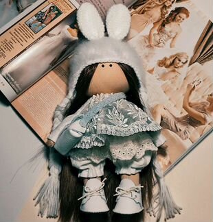 Кукла интерьерная