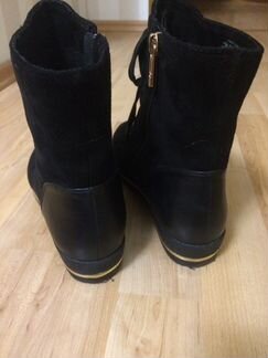 Женские осенние сапожки из замши с замком