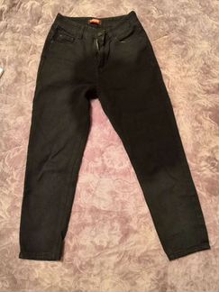 Джинсы чёрные mom