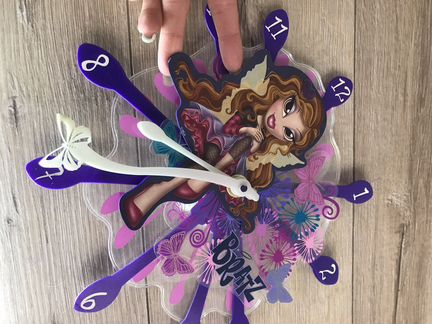 Часы Bratz, светящиеся ночью