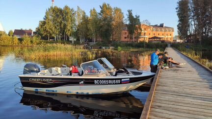 Crestliner 1950 sportfish sst