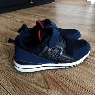 Кроссовки детские