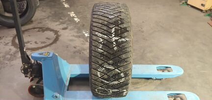 265 50 20 Goodyear UltraGrip IceArctic SUV 4X4